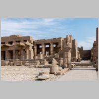 Karnak, Khonsu Temple, Akh-menu entrance in the temple's southwest corner, photo kairoinfo4u,  flickr.jpg